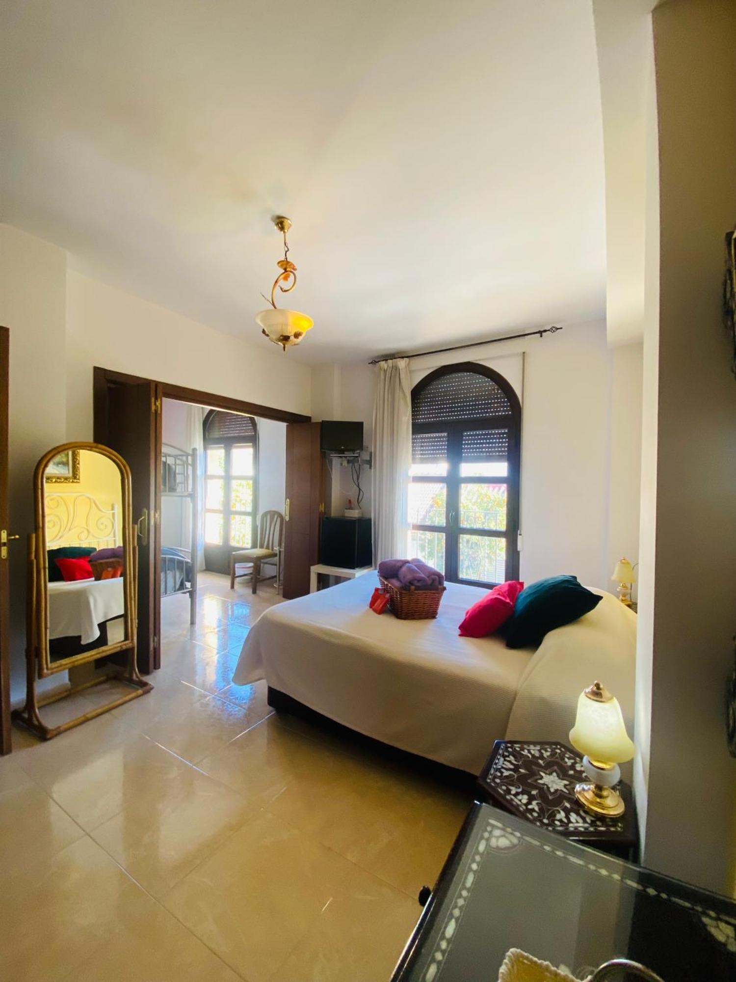Alyana Hostel Кордоба Екстериор снимка